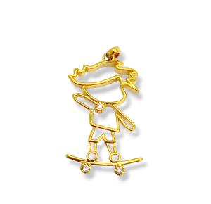 PINGENTE MENINO SKATE FOLHEADO A OURO 18K -2,6CM